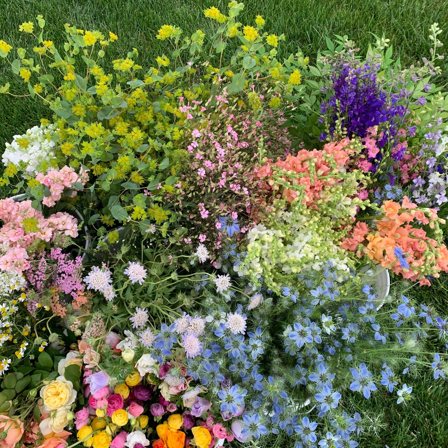 Do-It-Yourself Flower Buckets