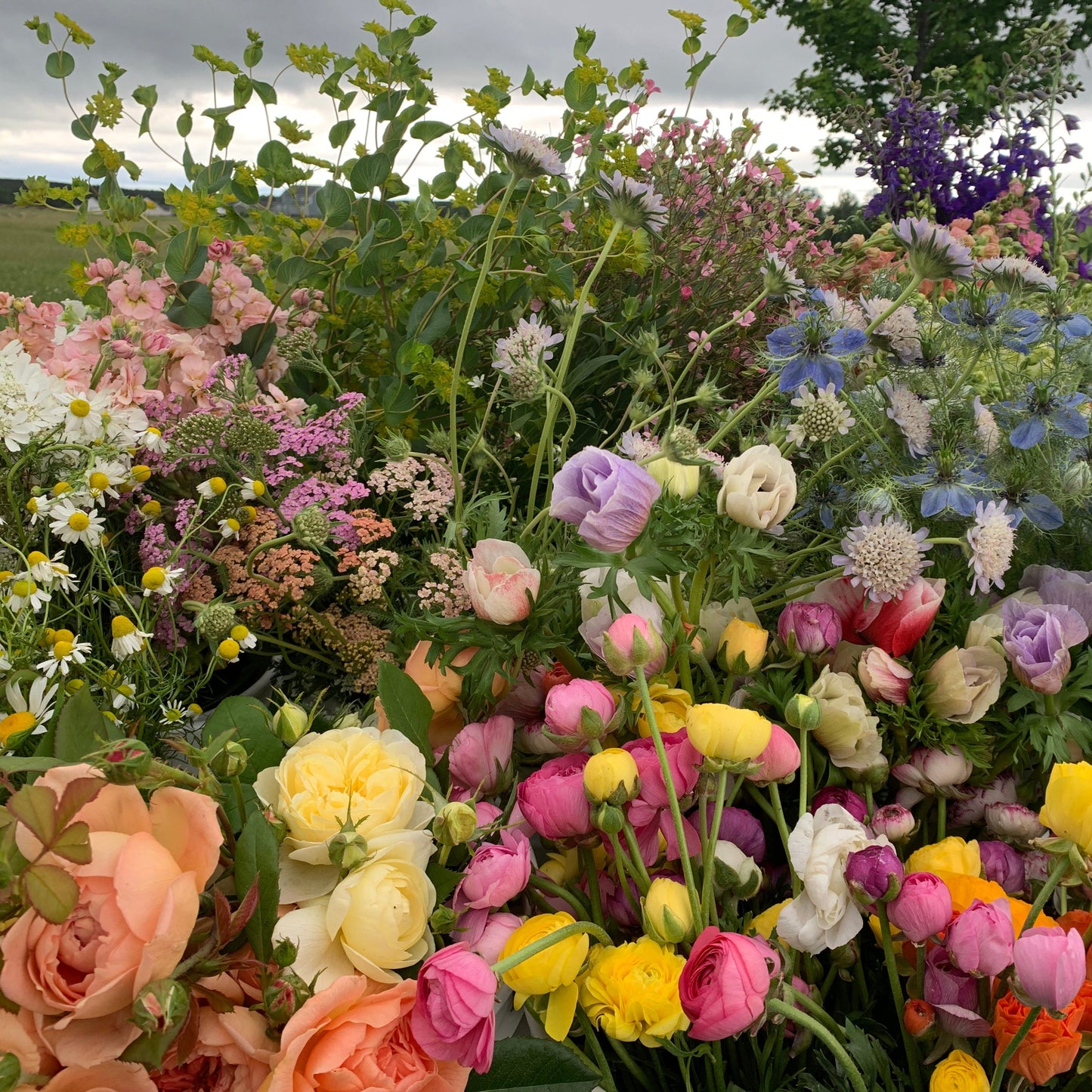 Do-It-Yourself Flower Buckets